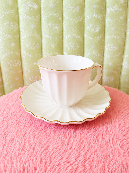 🤍 Ivory Heirloom Tea Cup