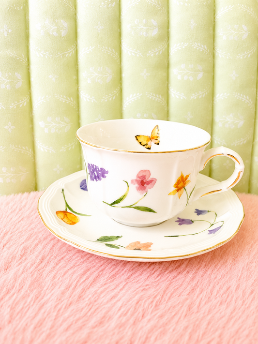 🌸 Butterfly Garden Tea Cup