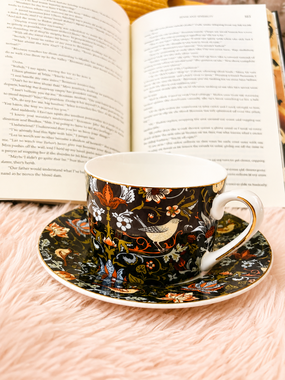 🌿 Woodland Manor Tea Cup